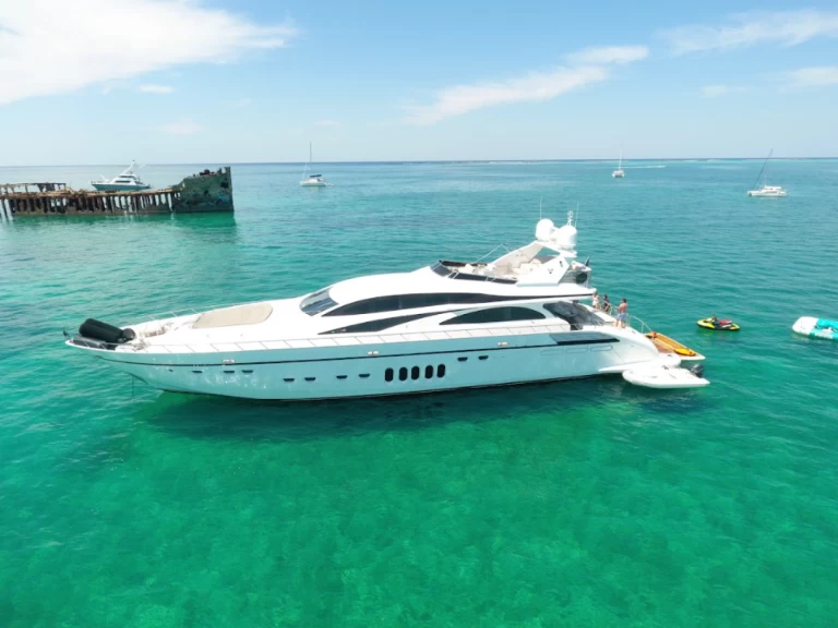 Noleggio Yacht di lusso a Miami Beach – Leopard Leopard 105