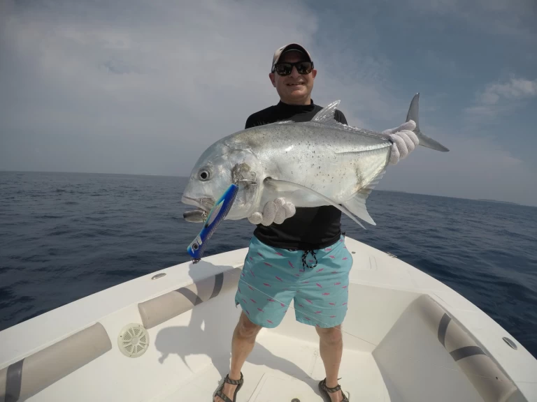 Noleggio barche Touring 24 24 center console  a Kendhoo su Samboat