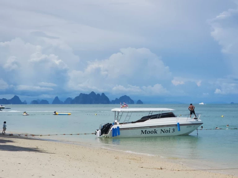 Noleggio Barca a motore Custom con patente nautica