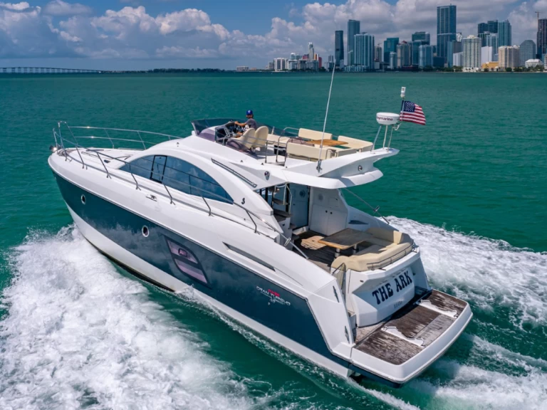 Noleggio Yacht di lusso a Miami Beach – Bénéteau 52 GT FLYBRIDGE 