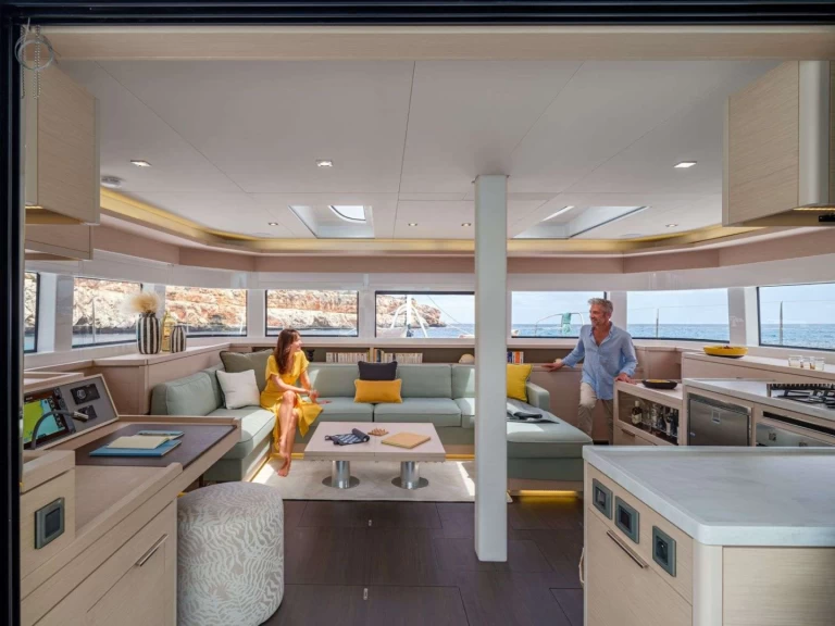 Noleggiare una Lagoon LULU a Néa Péramos