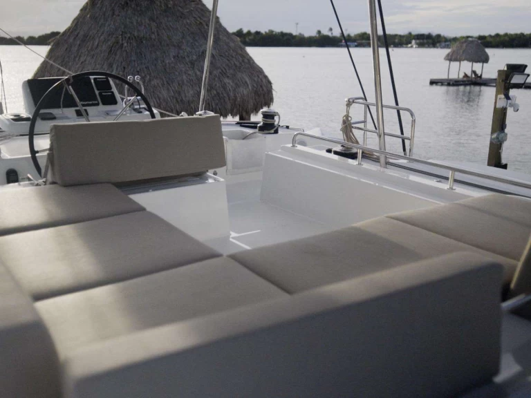 Noleggio Yacht di lusso a Belize – Lagoon BELLISSIMA