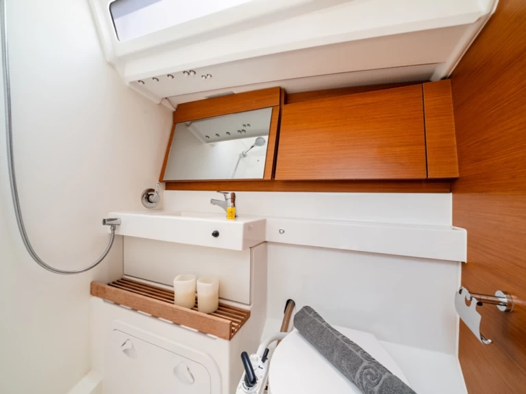 Noleggio a Lávrio – Jeanneau Sun Odyssey 440 su SamBoat