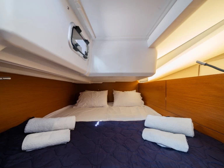 Noleggiare una Jeanneau Sun Odyssey 440 a Lávrio