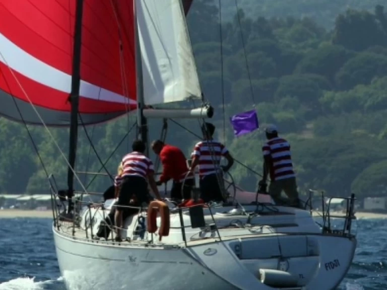 Noleggiare una Dufour Dufour 35 a Saint-Tropez