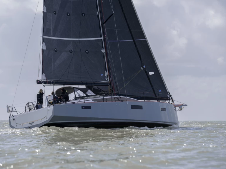 Barca a vela a noleggio a Larmor-Plage al miglior prezzo