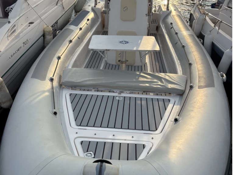 Gommone a noleggio a Cavalaire-sur-Mer al miglior prezzo