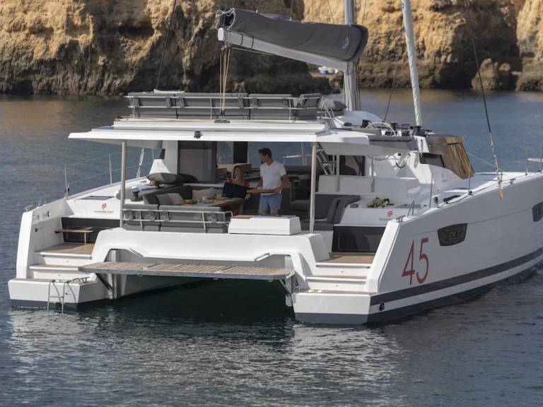 Noleggiare una Fountaine Pajot Elba 45 a Le Marin