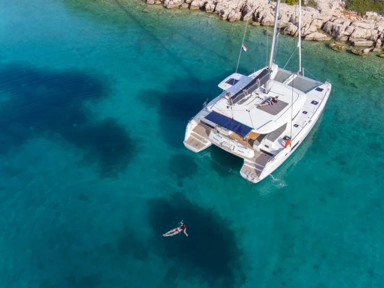 Noleggio Catamarano a Pola – Lagoon Lagoon 42