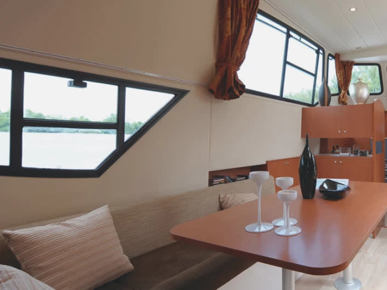 Barca a motore a noleggio a Casale sul Sile al miglior prezzo