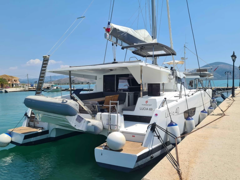 Noleggio Catamarano con o senza skipper Fountaine Pajot a Ligia