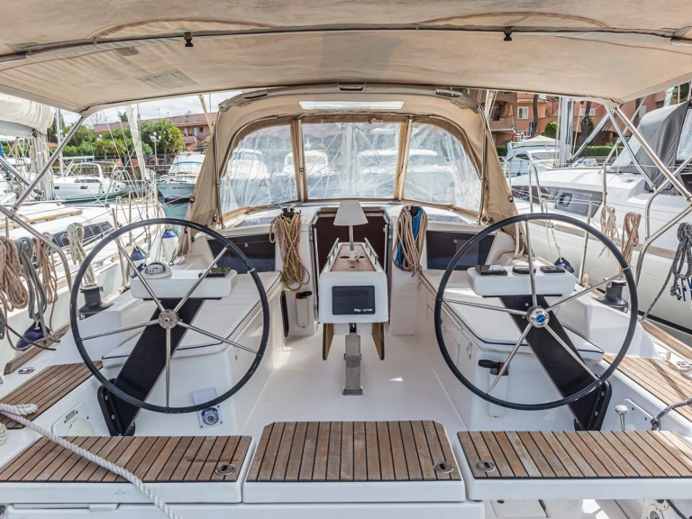 Noleggio a Furnari – Dufour Dufour 360 Grand Large 2.20 draft su SamBoat