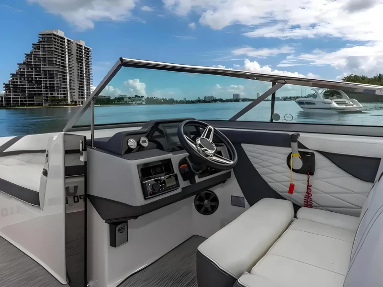 Noleggio barche Miami Beach economico Regal 27 Fasdeck