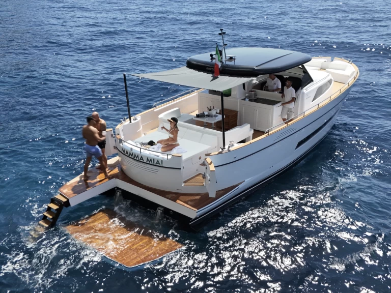 Barca a motore a noleggio a Napoli al miglior prezzo