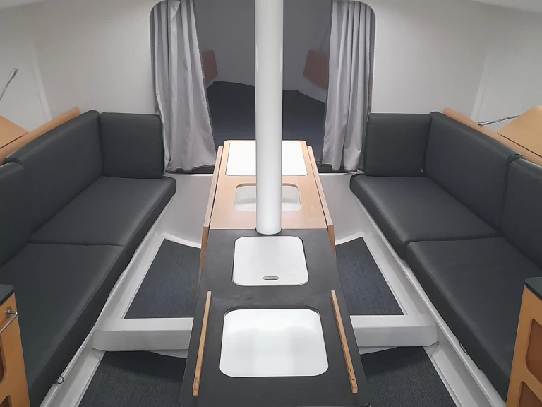 Noleggio Barca a vela Pogo Structures con patente nautica