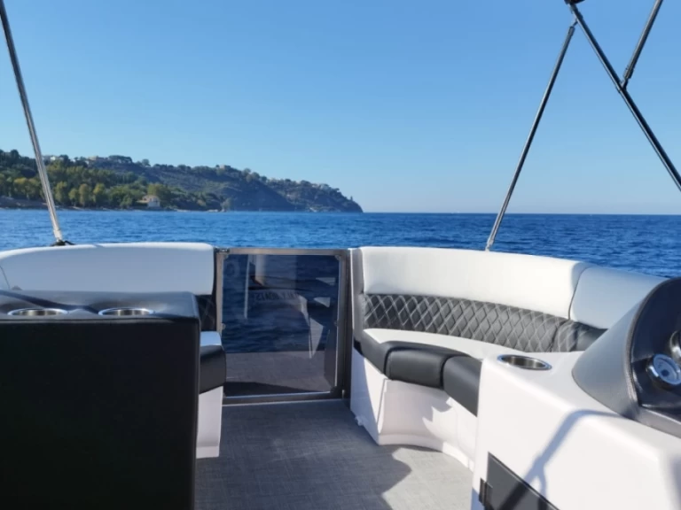 Swiss-Boat/Italy Boat Funlounger 8.5 da affittare a  Milazzo