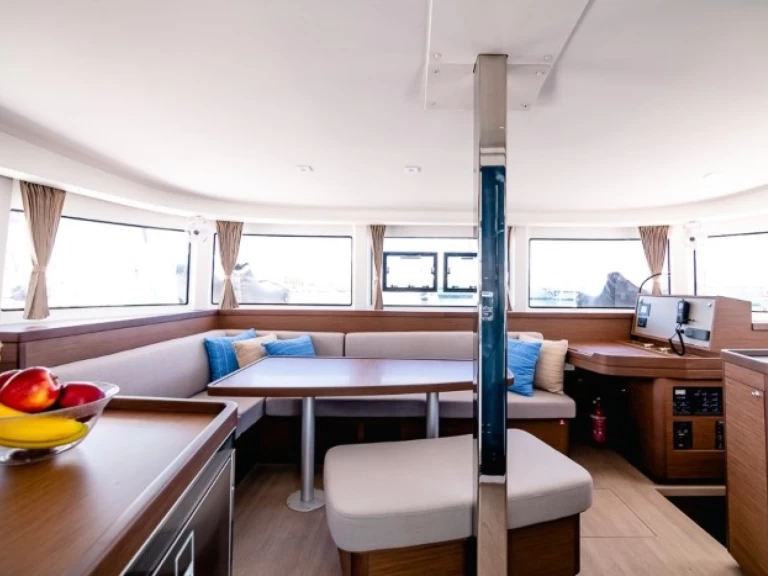 Noleggiare una Lagoon Lagoon 42 a Mykonos (Isola)