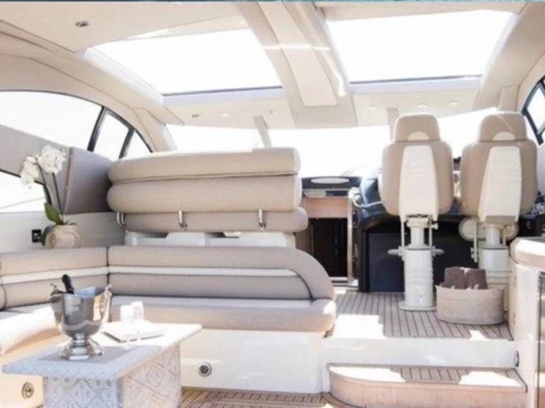 Noleggio barche Sunseeker Predator 75 a Port d'Andratx su Samboat