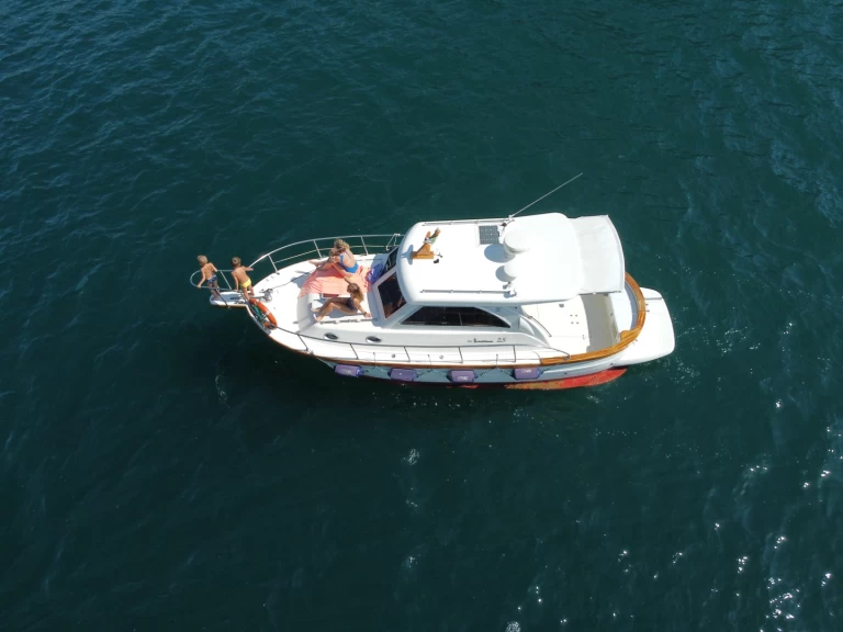 Noleggio Barca a motore con o senza skipper Sciallino a Lovere