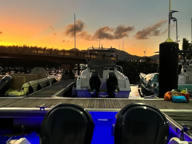 Noleggio barche Mahé economico Scarab 302 Sport