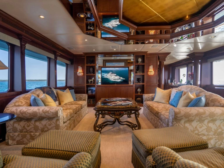 Yacht di lusso a noleggio a New England al miglior prezzo