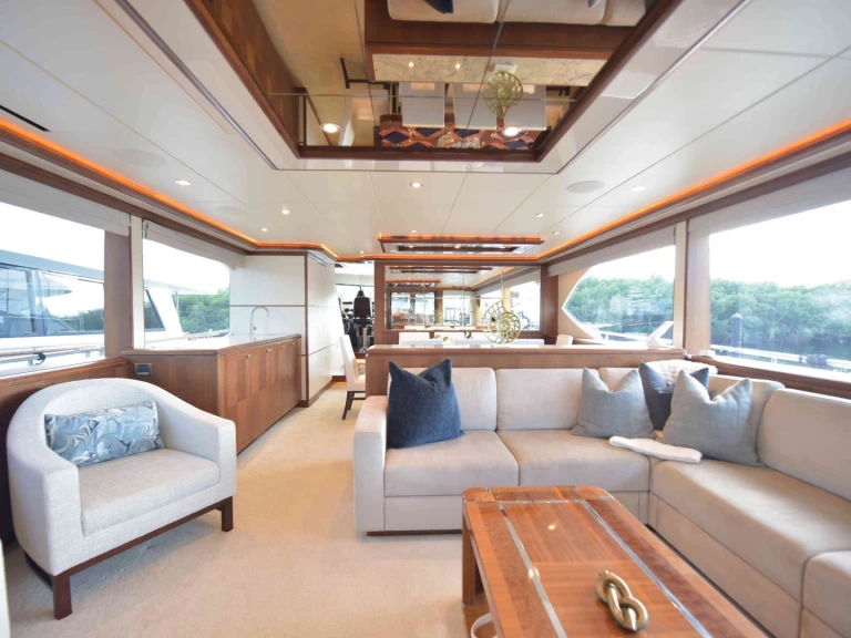 Noleggio Yacht di lusso Ocean alexander con patente nautica