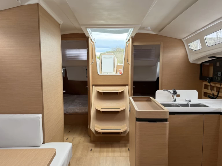 Noleggio Barca a vela con o senza skipper Jeanneau a Rogosnizza