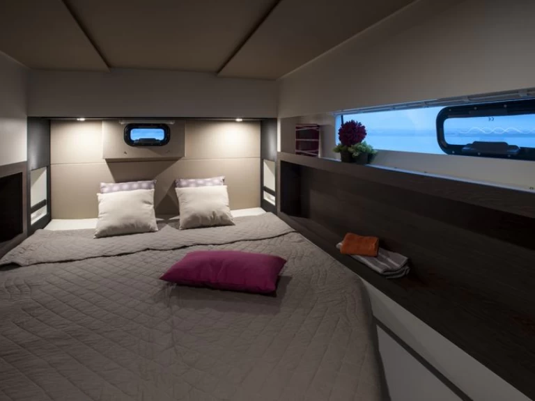 Catamarano a noleggio a Anse Marcel al miglior prezzo