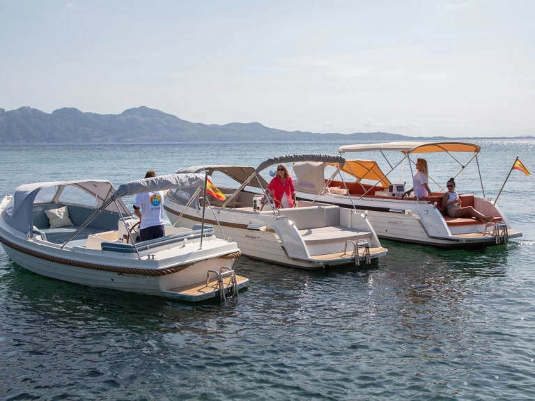 Noleggio Barca a motore Interboat con patente nautica