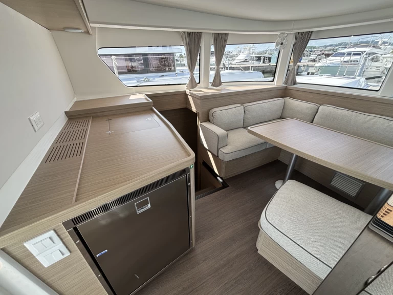 Noleggio Catamarano Lagoon con patente nautica