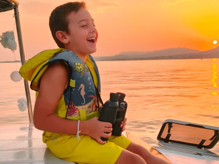 Noleggio barche Naviplane 710 a Benalmádena su Samboat