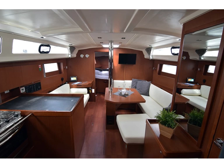 Bénéteau Oceanis 41.1 da affittare a  Álimos