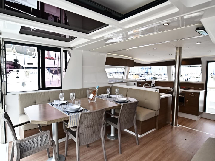 Noleggio Catamarano Bali con patente nautica