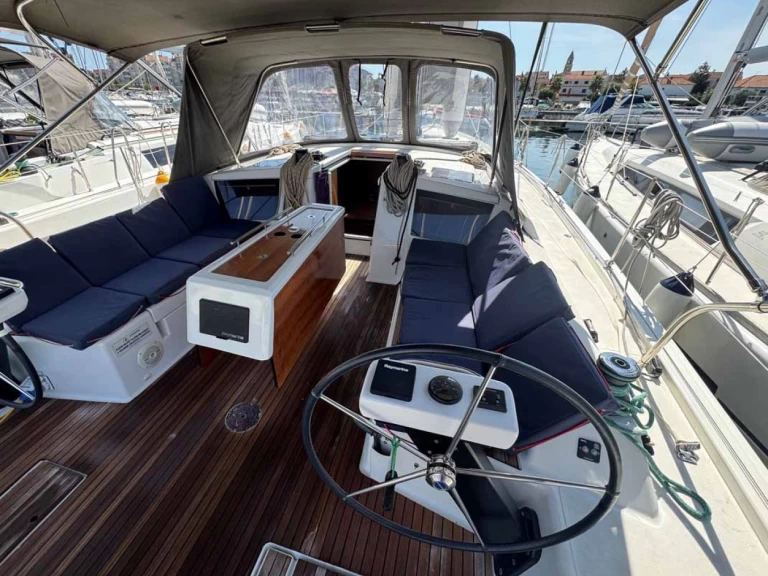 Noleggiare una Dufour Dufour 430 a Spalato