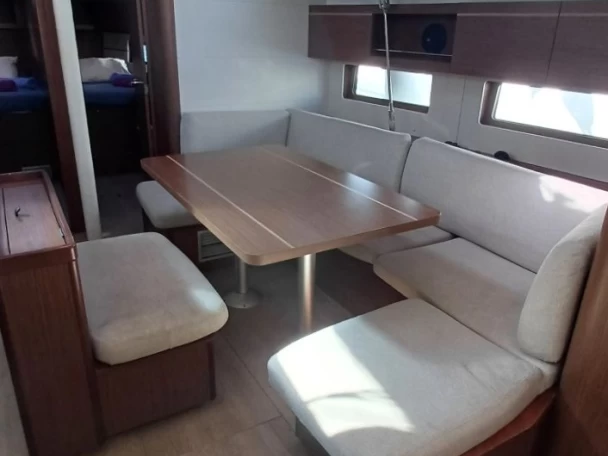 Noleggio Barca a vela Bénéteau con patente nautica