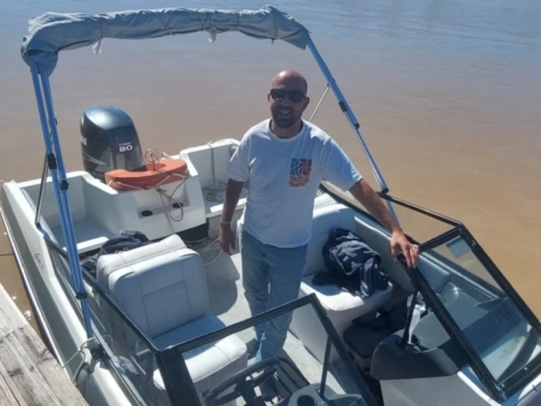 Barca a motore a noleggio a Bordeaux al miglior prezzo