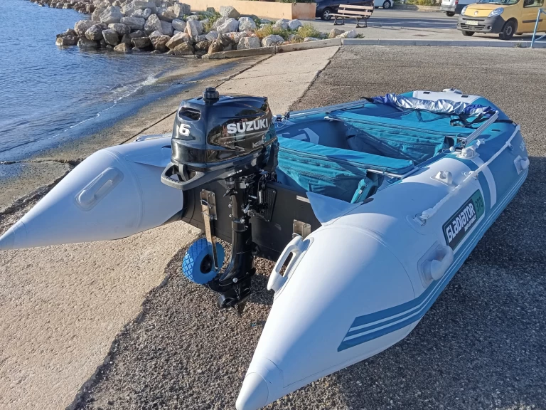 Noleggio Barca a motore con o senza skipper Gladiator a Francia