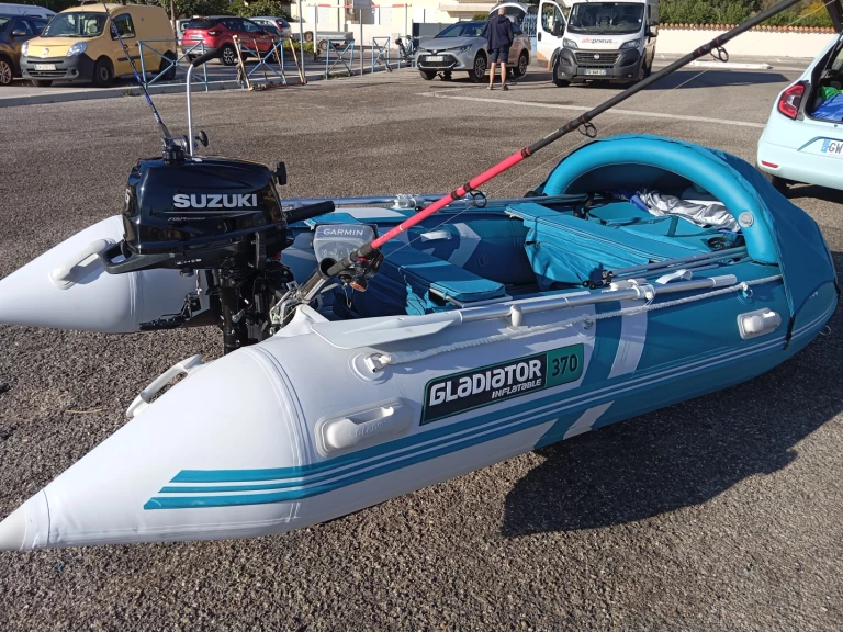 Gladiator C370al da affittare a  Francia