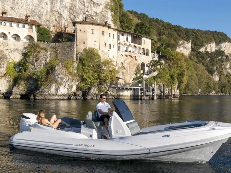 Gommone a noleggio a Port de Pollença al miglior prezzo