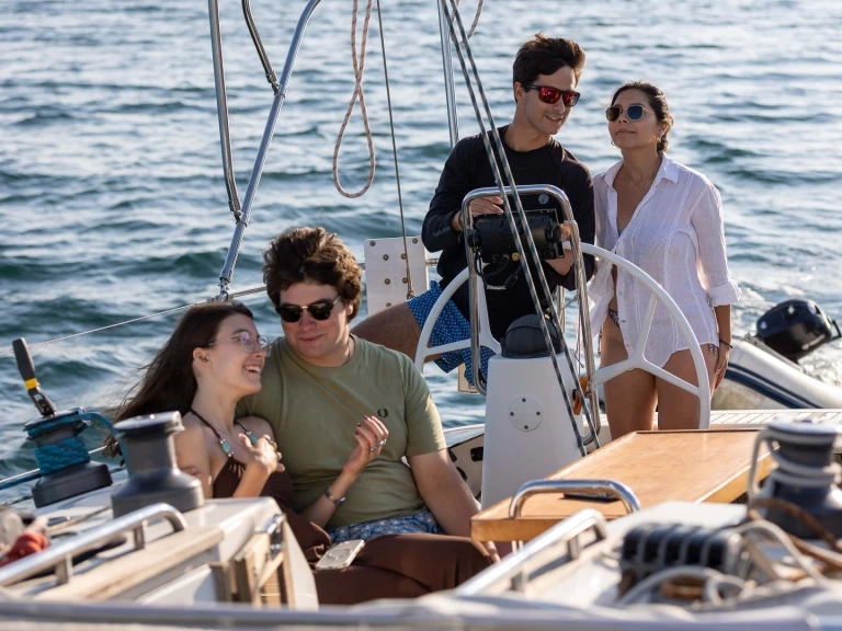 Noleggiare una Bavaria 40s a Lisbona