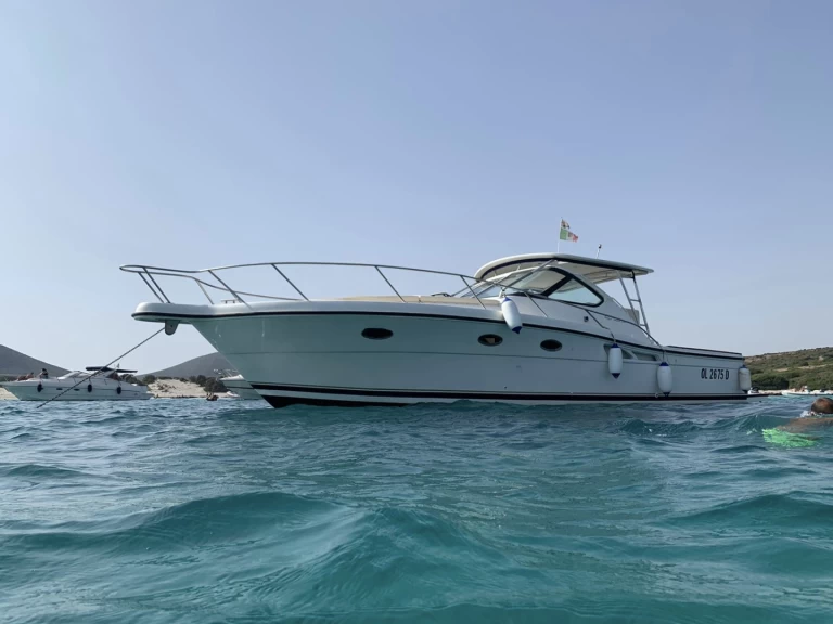 Barca a motore a noleggio a Piano di Sorrento al miglior prezzo