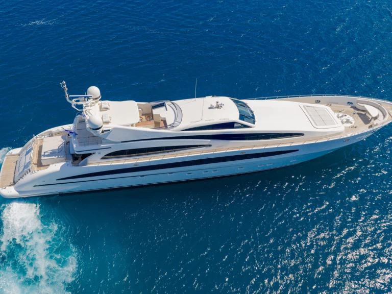 Noleggio Yacht di lusso ISA, RODRIGUEZ GROUP ITALY con patente nautica