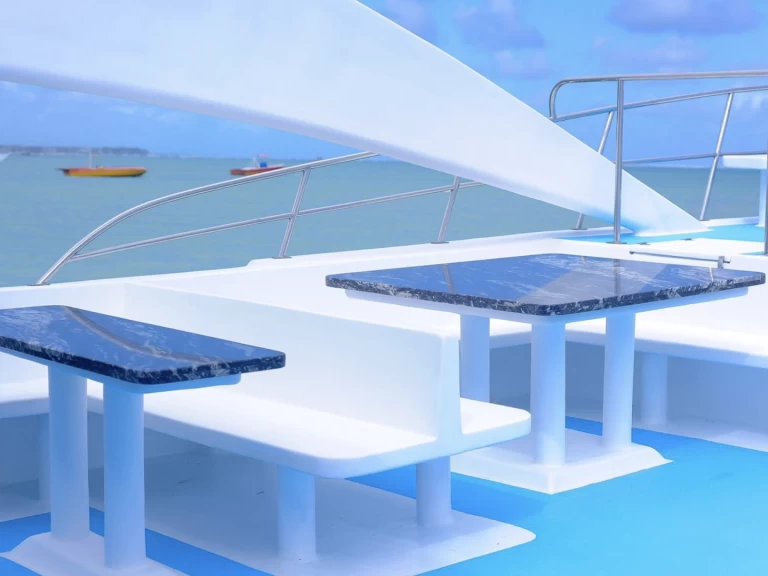 Noleggiare una Custom Made 60 a La Romana