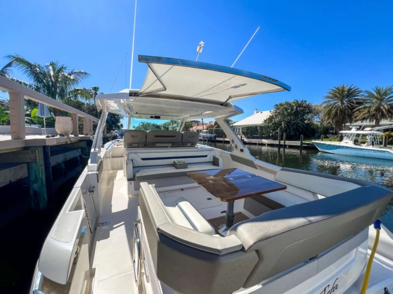 Noleggio Yacht di lusso con o senza skipper Tiara a Palm Beach