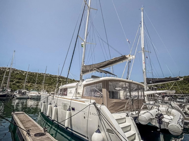 Noleggio Catamarano con o senza skipper Lagoon a Primošten