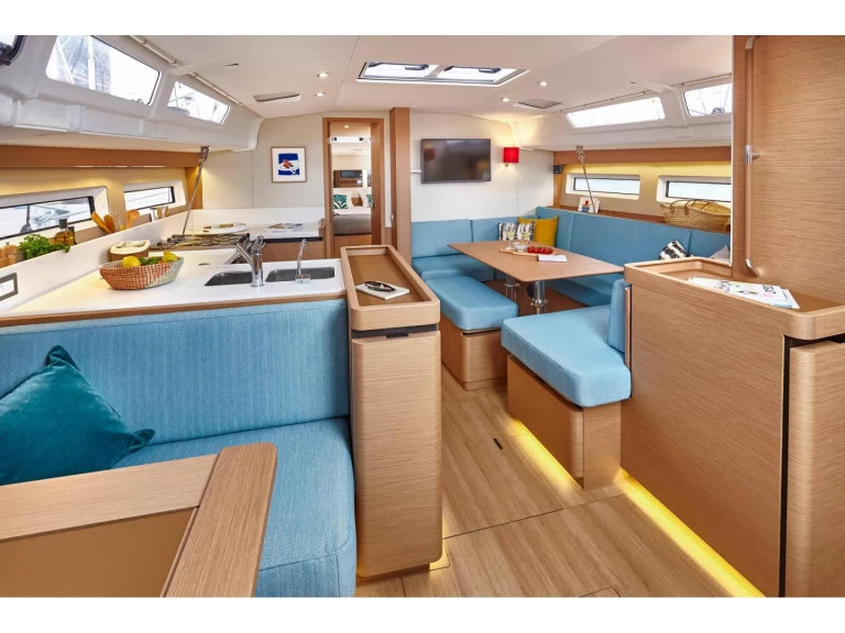 Noleggiare una Jeanneau Sun Odyssey 490 a Puntone