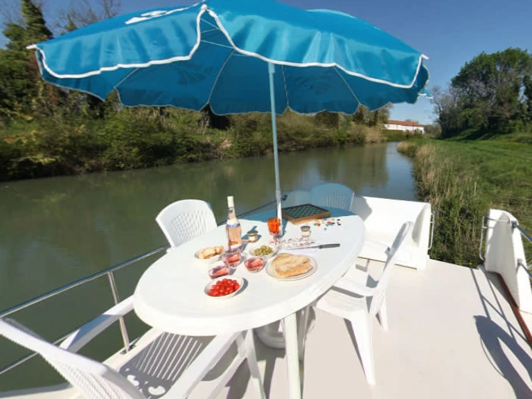 Noleggiare una Le Boat Continentale a Migennes