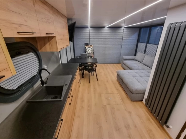 Noleggiare una Campi Campi 400 a Drachten