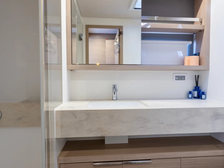 Noleggiare una Lagoon Lagoon 55 (2026) a Spalato