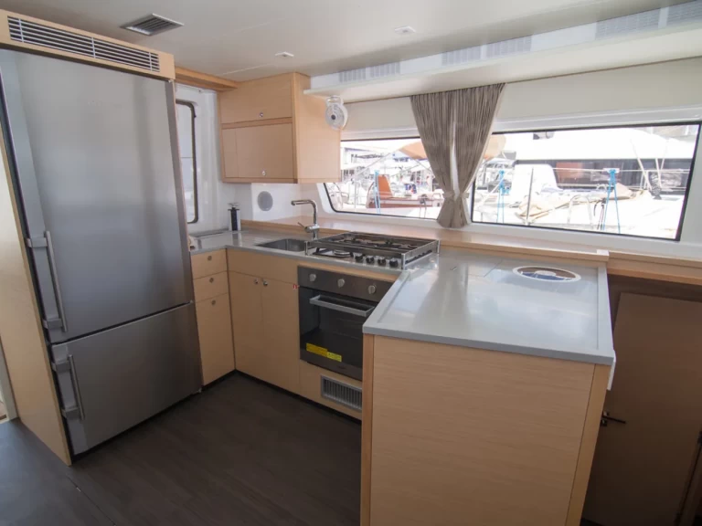 Noleggiare una Lagoon Lagoon 52 F a Ibiza Town